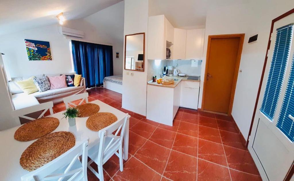 Apartments Barbaresko Lumbarda Extérieur photo