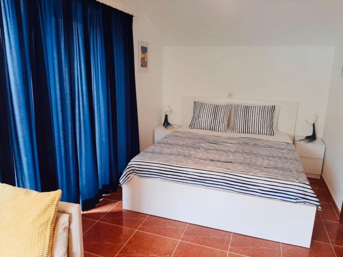 Apartments Barbaresko Lumbarda Extérieur photo
