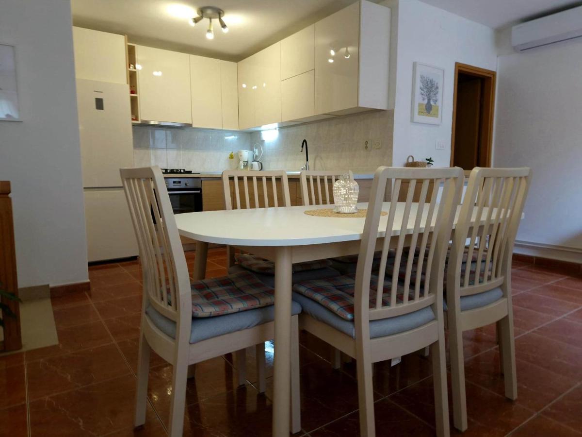 Apartments Barbaresko Lumbarda Extérieur photo