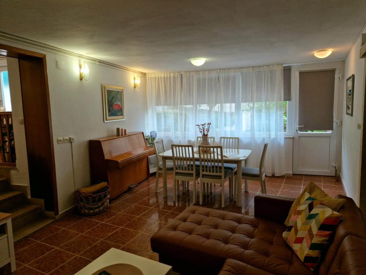 Apartments Barbaresko Lumbarda Extérieur photo