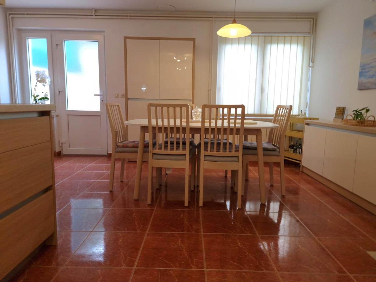 Apartments Barbaresko Lumbarda Extérieur photo