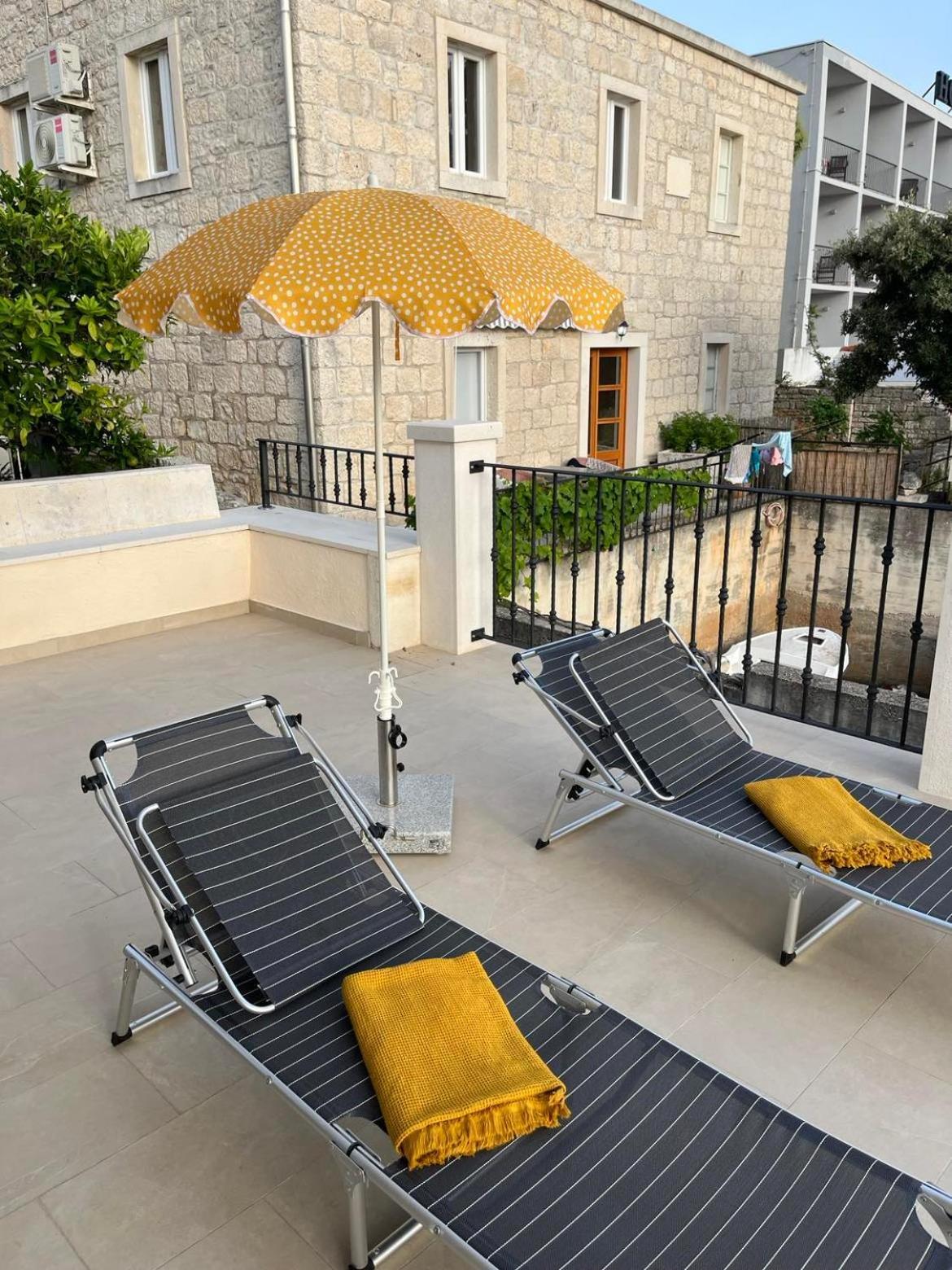 Apartments Barbaresko Lumbarda Extérieur photo