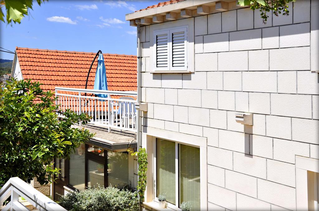 Apartments Barbaresko Lumbarda Extérieur photo